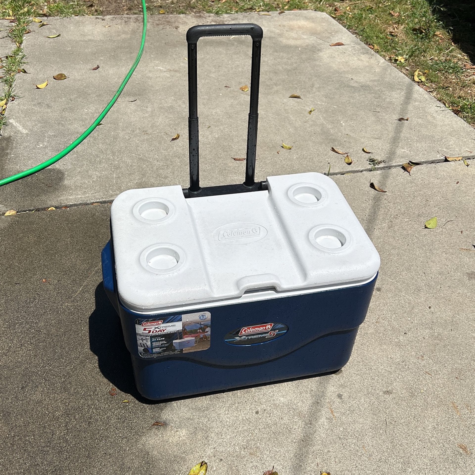 Coleman Xtreme 5 Cooler With Wheels