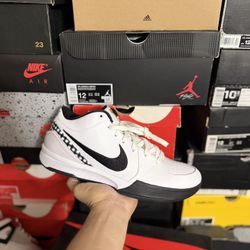 Kobe 4 Protro Mambacita Gigi size 9.5 VNDS 