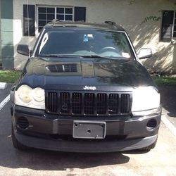 2006 Jeep Grand Cherokee Laredo 4x4 V6 Tints and Bluetooth radio 150,600 ,miles