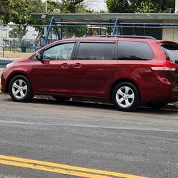 2011 Toyota Sienna