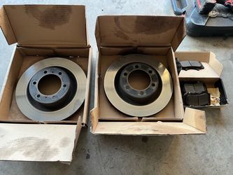 2018 Toyota 4 Runner brake pads and rotors
