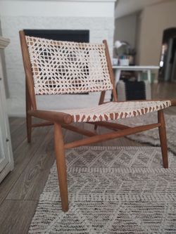 Safavieh Bandolier  Accent chair