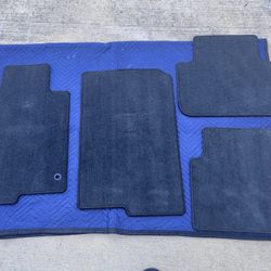 Honda Accord OEM Floor Mats 2013–2017 Sedan (Carpet) – Excellent Condition