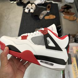 Air Jordan 4 Fire Red