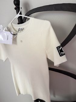 Chanel Ribbed Knit Short-Sleeve Top with CC Logo Patch in White/Ecru