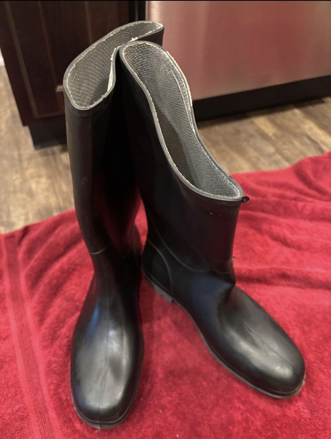 Rubber mud rain boots Tingley women size 10 farm marine Halloween Christmas prop decor