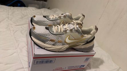 Nike V2K Run Sneakers Silver Gold