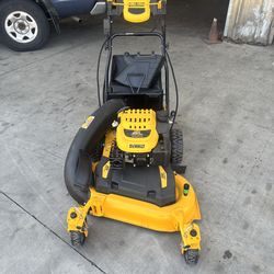 28 in. 224cc E-GOV Engine 3-in-1 Gas RWD Self-Propelled Lawn Mower with High Rear Wheels Motor Comercial