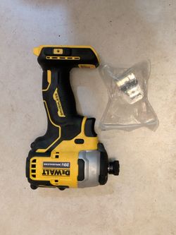 DeWalt 20v brushless atomic series impact driver DCF 809