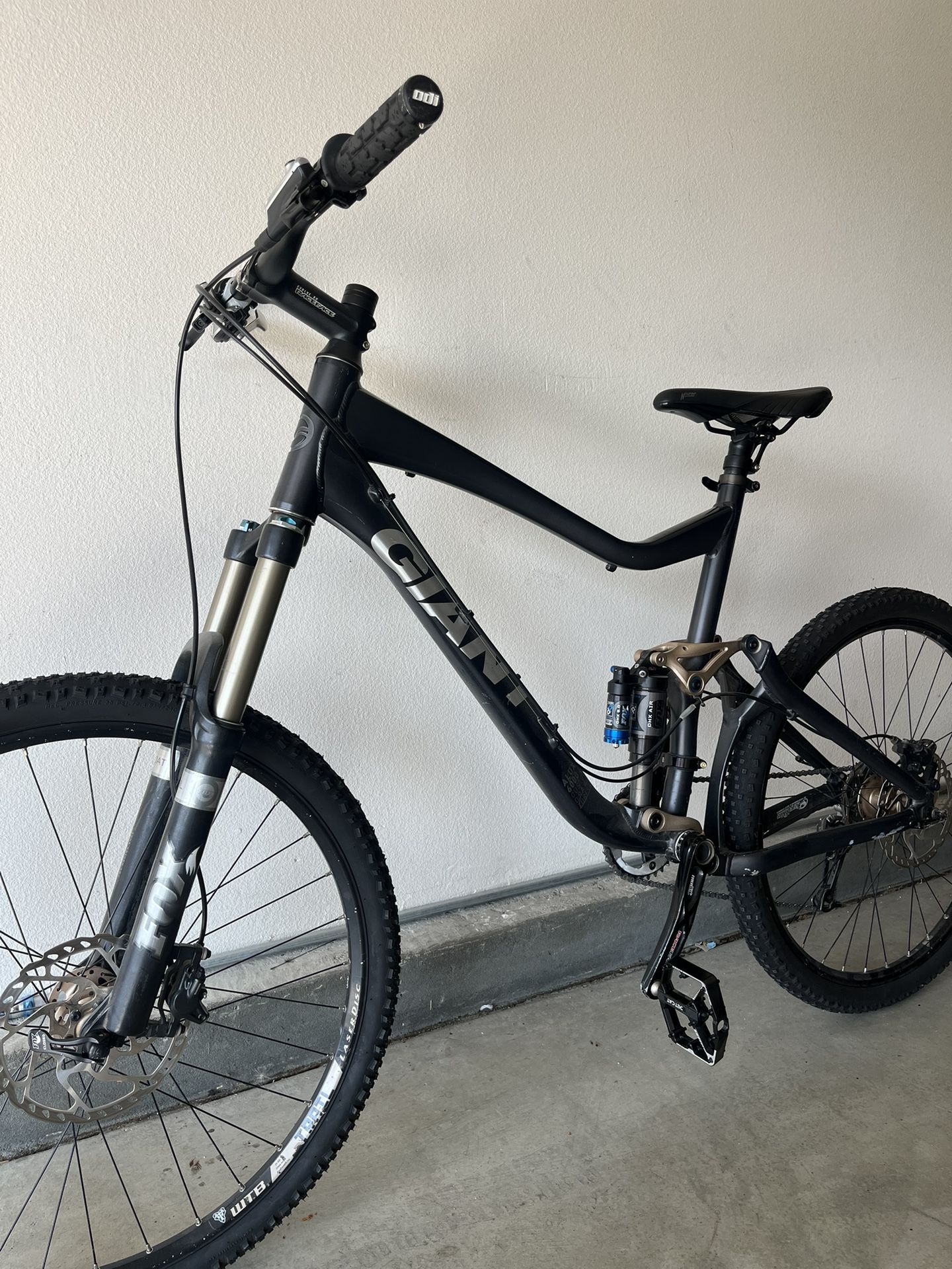 Giant Reign W/ Upgrades (LARGE)