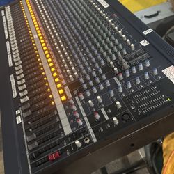 Yamaha Mixing Console MG32/14FX