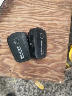 2 Saramonic blink500 transmitter
