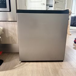 Hissense Mini Fridge 
