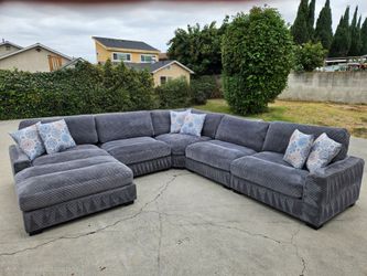 Like New Excellent Sectional Sofa 💥 Free Delivery 💥