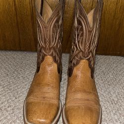 Ariat ostrich