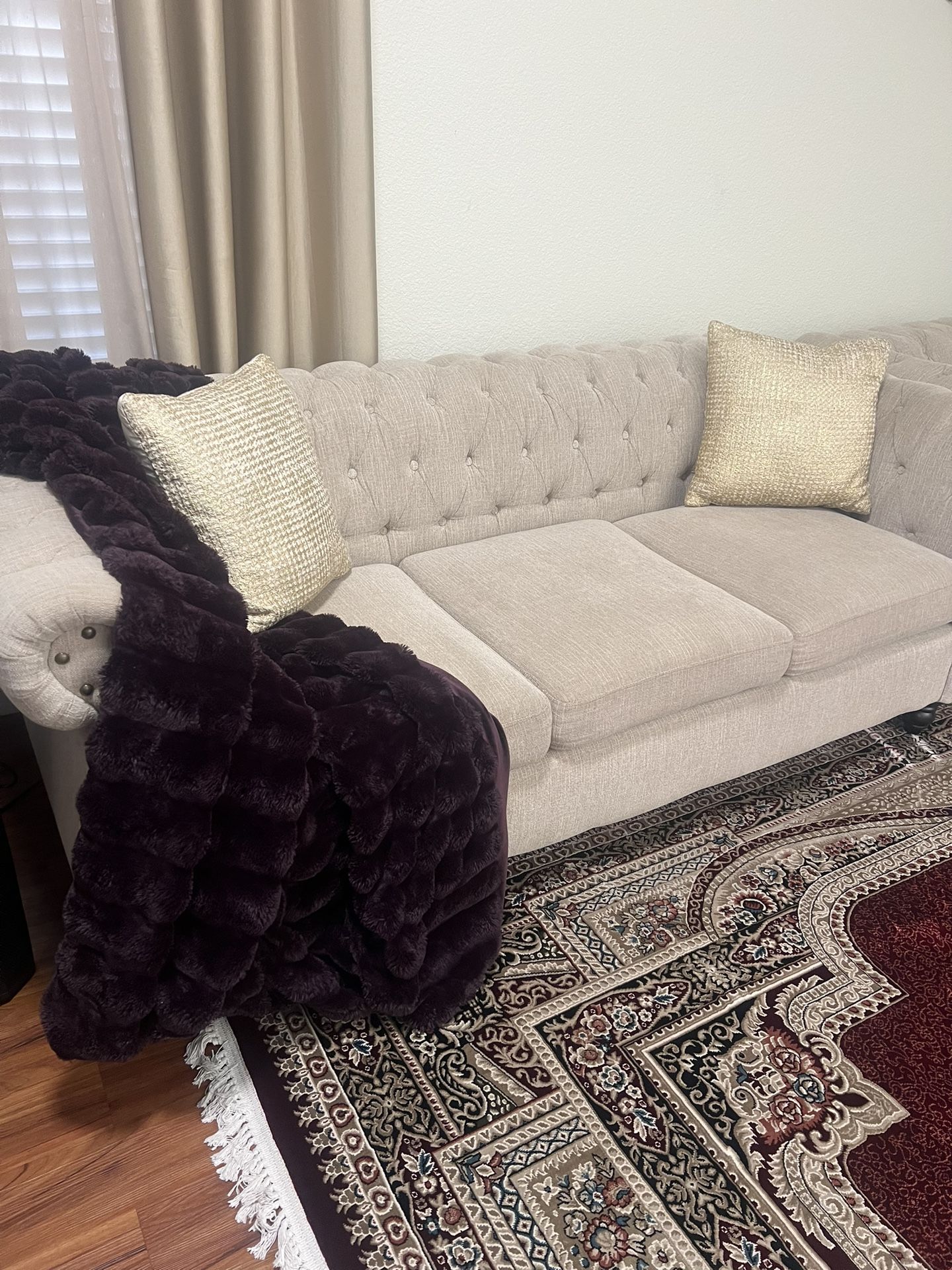 Three piece of sofa great condition