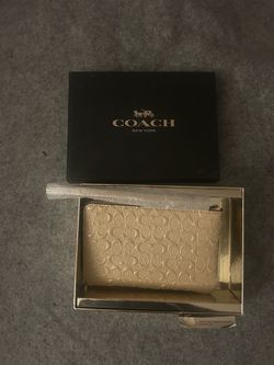 COACH WRISTLET WALLET