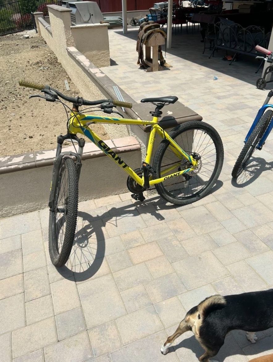 Giant ATX 27.5 Mountain Bike