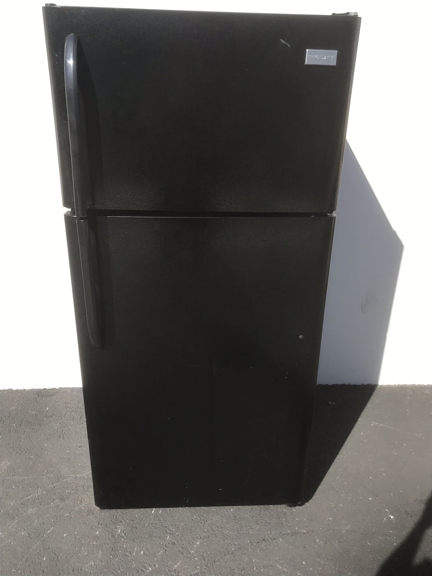 Frigidaire Refrigerator $230 free delivery