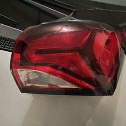 Chevy Equinox Tail Light 