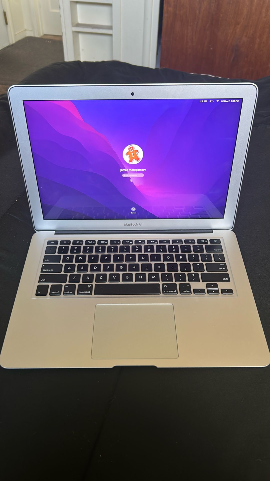 Mac Book