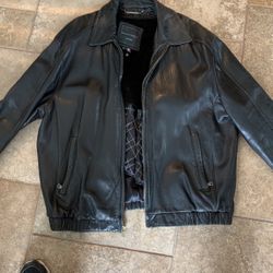 Men’s leather jacket Knowles and carter Size Is XL 