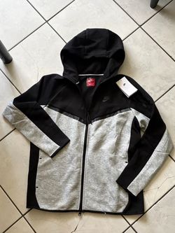 Nike Tech
