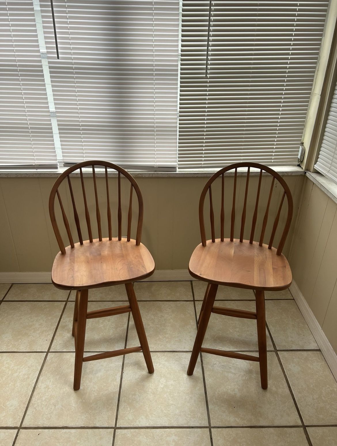 Set Of 2 Solid Wood Swivel Bar Chair