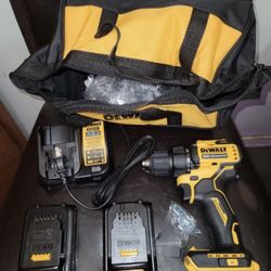 Brand New Dewalt 20v Drill Kit With 2 Battery’s And Charger