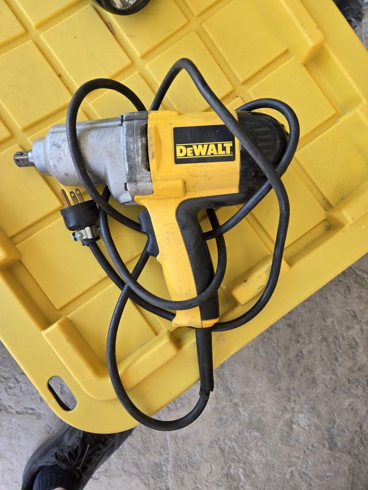 Electric Dewalt 1/2 " Impact Drill