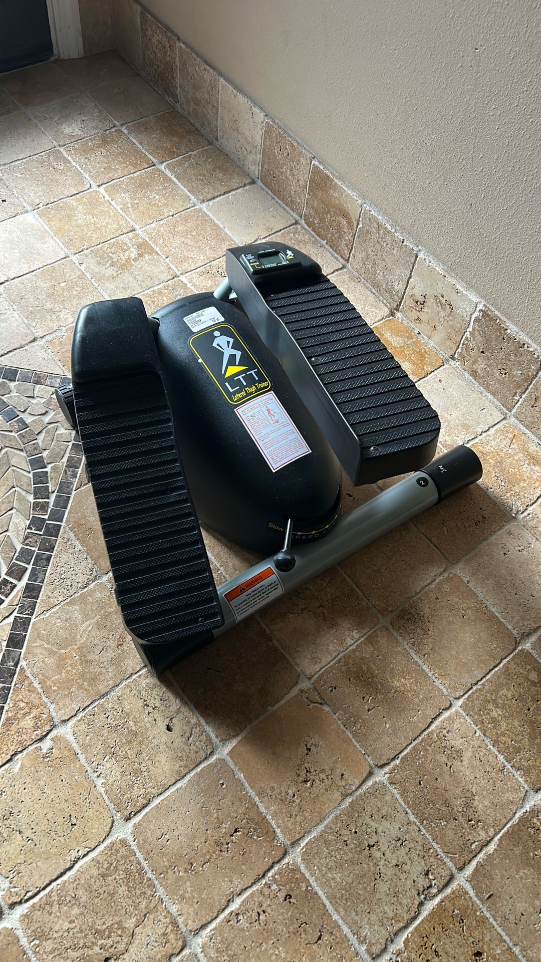 Lateral Thigh Trainer