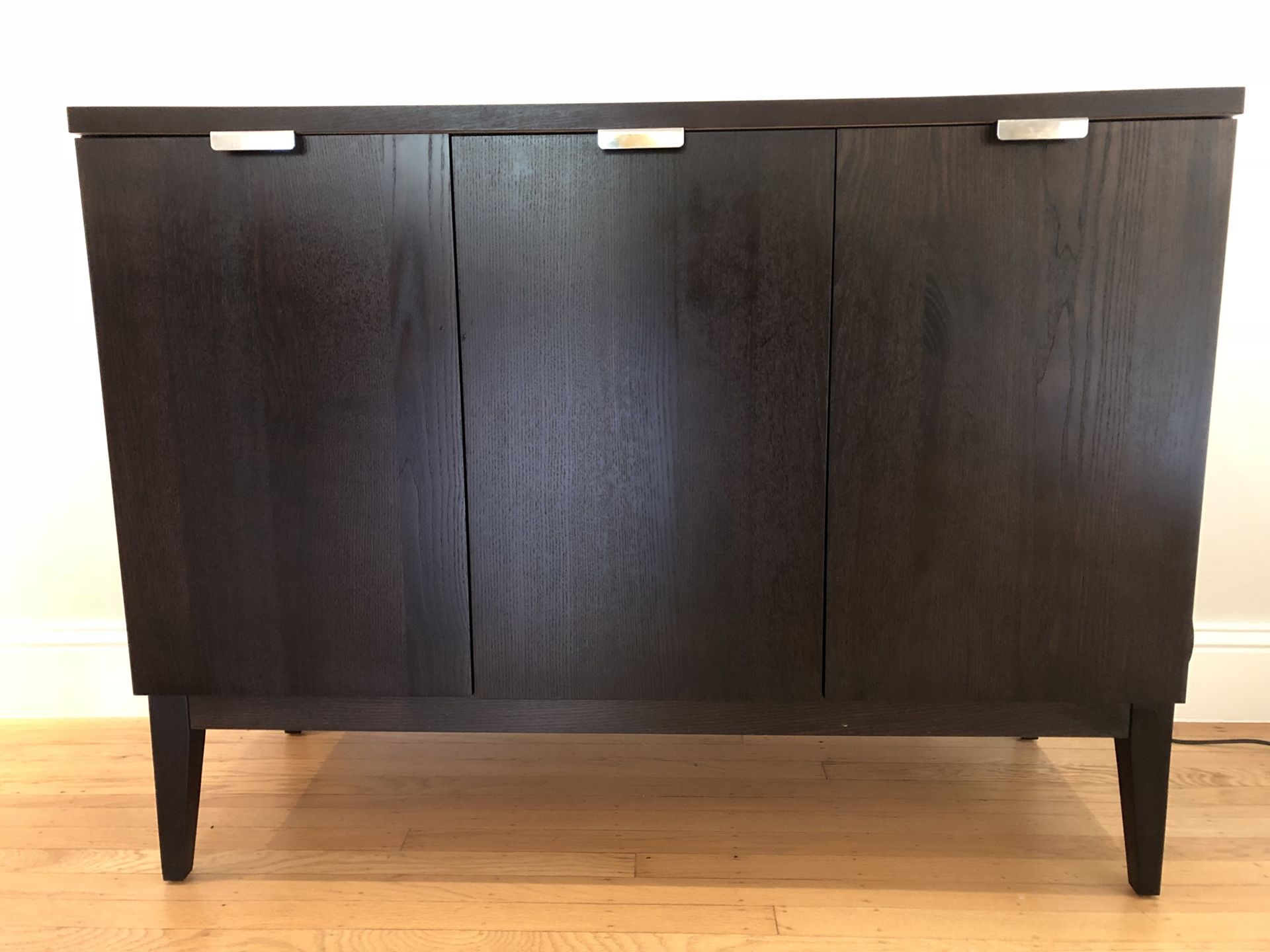 Crate and Barrel Madison Dining Room Set (Extendable Table, 4 Chairs