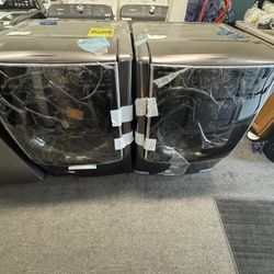 LG Front load Washer & Dryer New Open Box 
