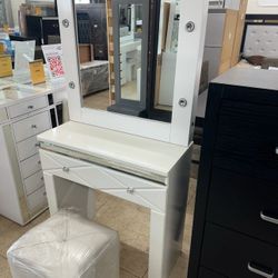 New White Vanity With Stool