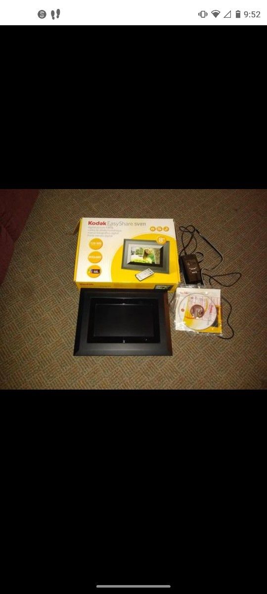 Kodak Easy Share SV811 Digital Picture Frame... New Open Box