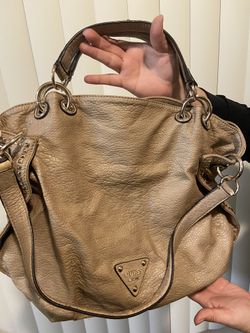 Guess purse nude medium size very used