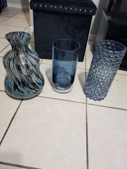 3 Vases
