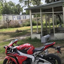 2011 Honda cbr 1000cc rr