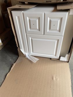 Glensford 30 in. W x 22 in. D x 34 in. H Freestanding Bath Vanity Cabinet without Top in White
