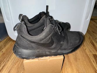 Nike Women’s 9.5 Black Running Shoes Roshe One– Used/Fair Condition: $8 OBO