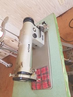 Industrial sewing machine
