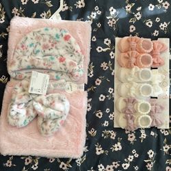 Baby Girl Socks/Blanket Gift Set