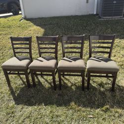 4 dining chairs for sale.