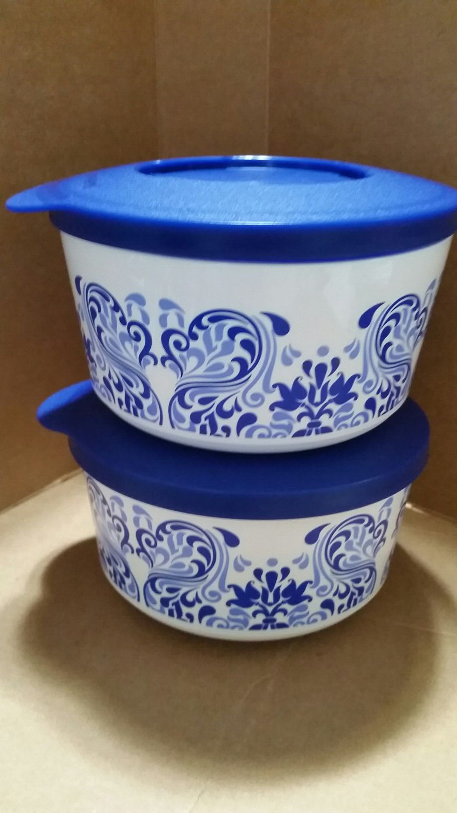 Tupperware Talavera Design Bowl and Seal Blue & White 7712 