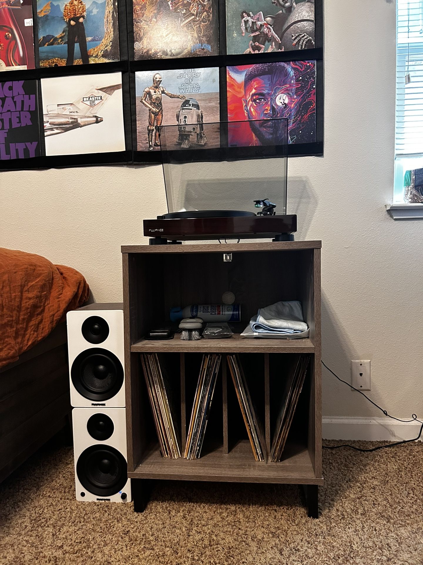 Record Player Stand