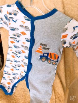 Cute baby sleeper size 6-9 months
