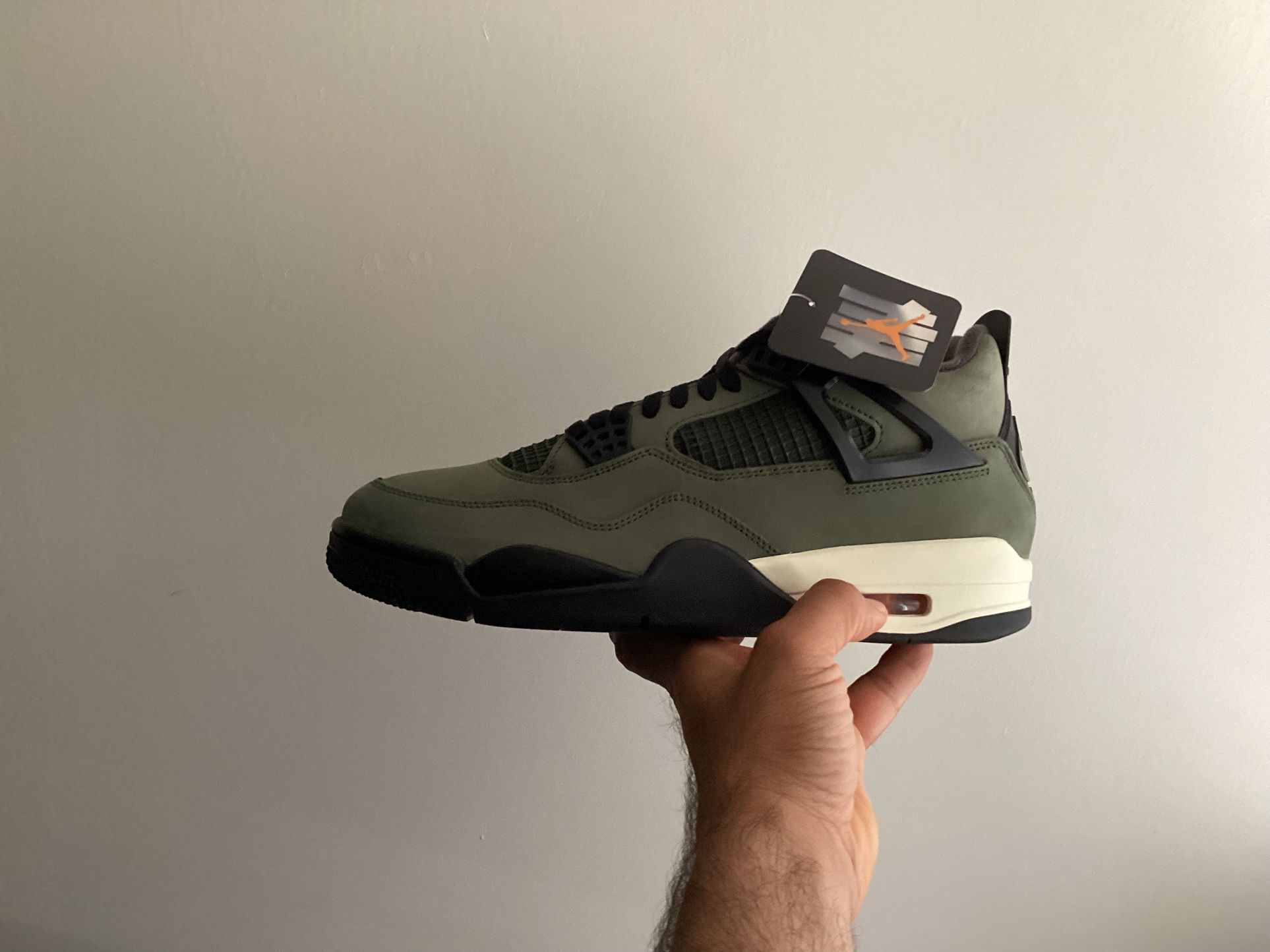Jordan 4 Undefeated