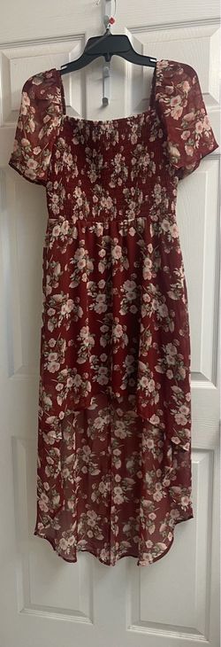 Brand new Juniors burgundy floral dress size M
