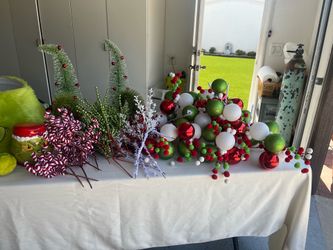Grinch Xmas decoration