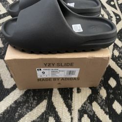 Yeezy Slides 